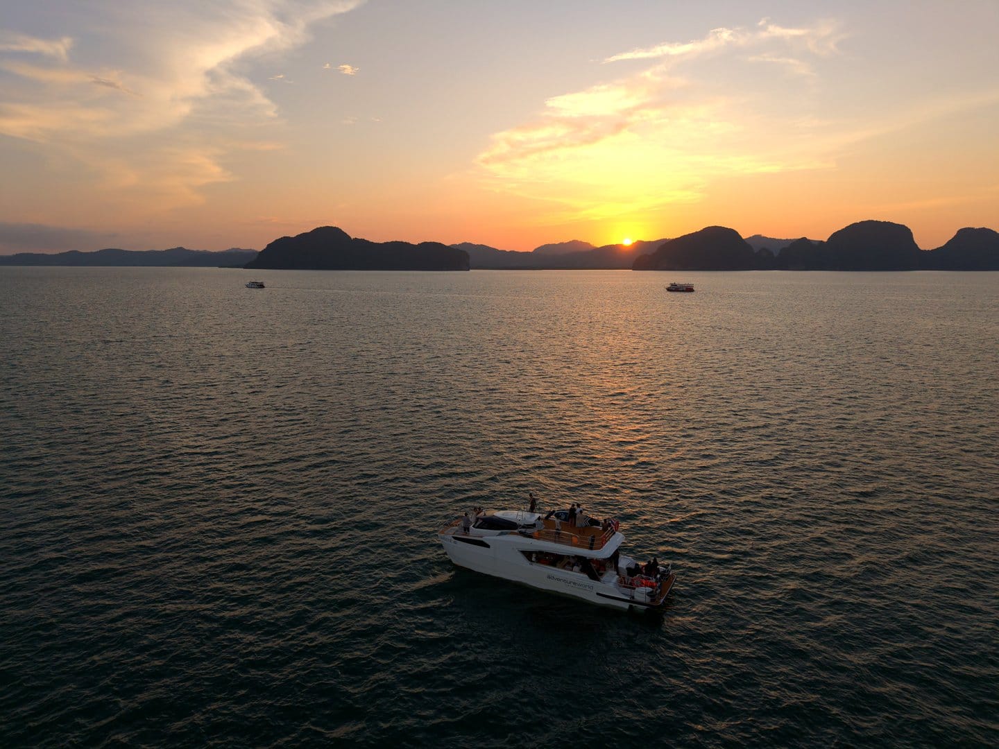 Ausfluege KhaoLak Phang Nga Sunset Cruise Luxus Katamaran KhaoLak Adventures Katamaransss